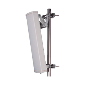 Antena sectorial para 2G, 3G, 4G y 5G de telefonía celular / 15 dBi / Multi Banda / Rango de Frecuencia (698-960 / 1710-2700 MHz).